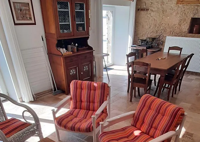 بيت ضيافة De La Melve 3*