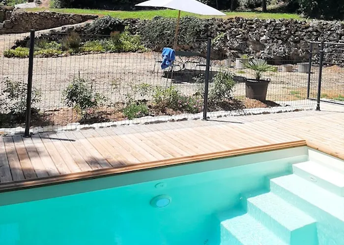 De La Melve בית הארחה